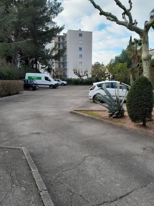 Charmant Studio Lumineux Avec Parking Prive Saint-Raphaël Extérieur photo